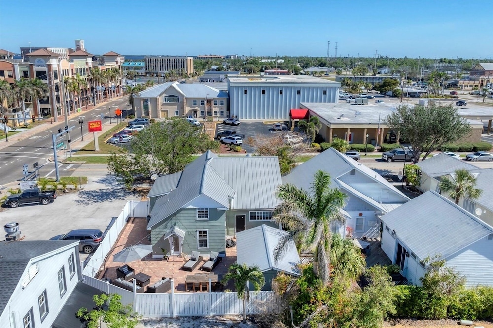 Downtown Historic Punta Gorda Loft W Incredible Outdoor Space 1 Bedroom Apts