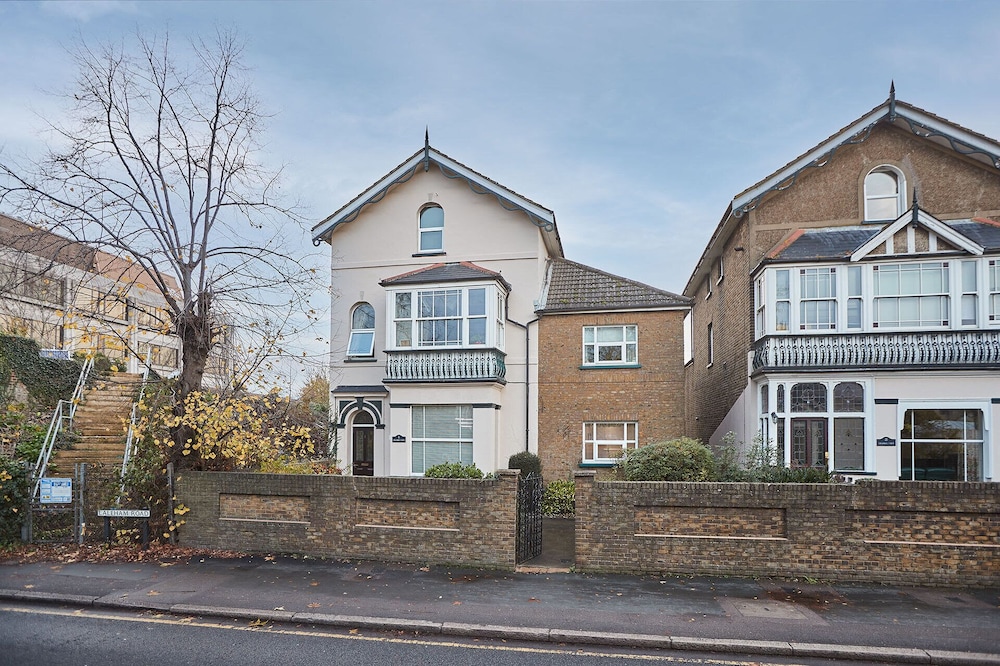 Host Stay Thamesview