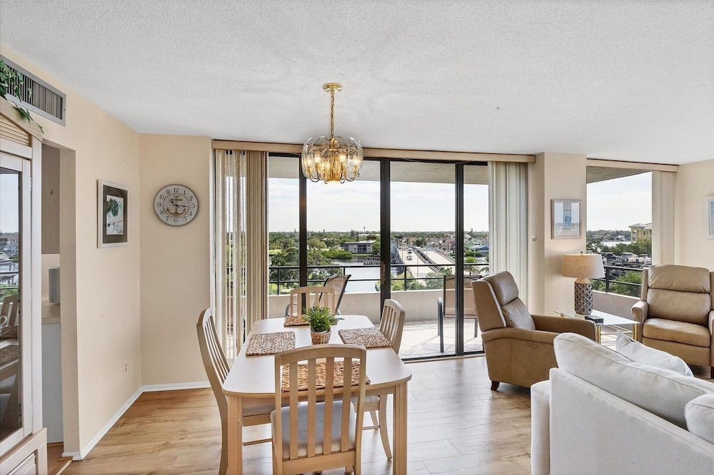 Anchorage Resort 7th Floor 2-Bedroom Condo w Private Balcony Beach Access 2 Condo