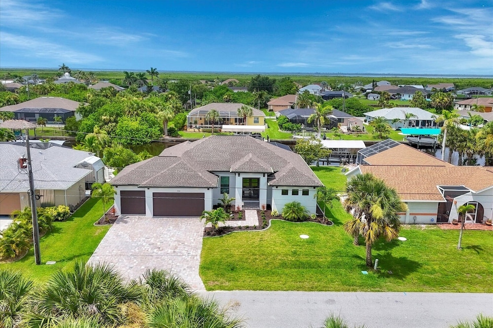 Port Charlotte Private Pool And Dock Vacation Home - Canal Access To Charlotte Harbor! 3 Bedroom Home