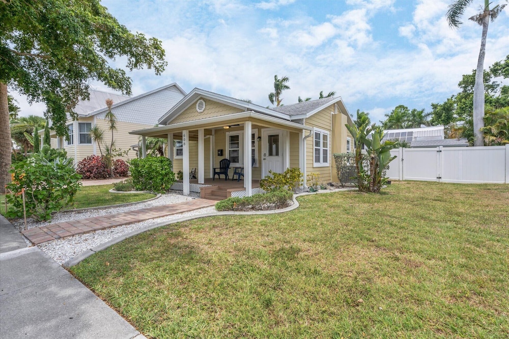 608 w Olympia ave view 2