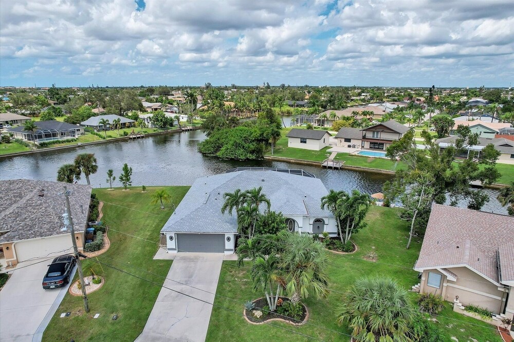 Cape Coral 3-Bedroom Canalfront Pool Vacation Home with Dock 3 Home