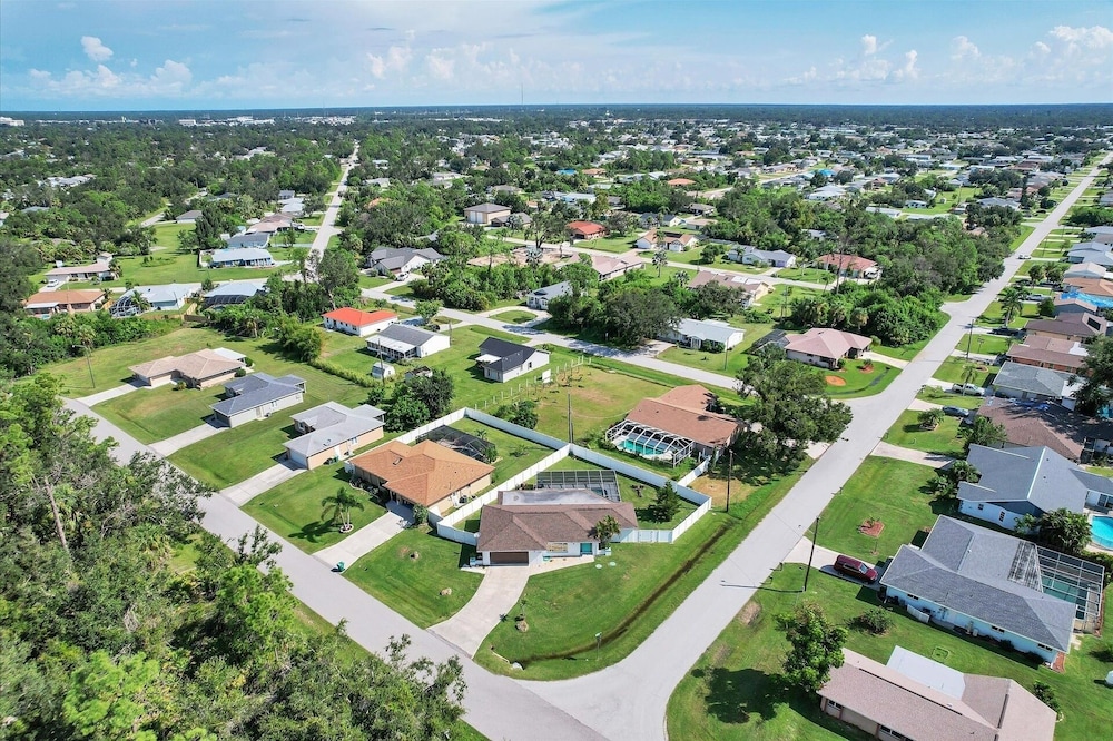Port Charlotte 2 Bedroom Private Pool Dog Friendly Home 2 Home