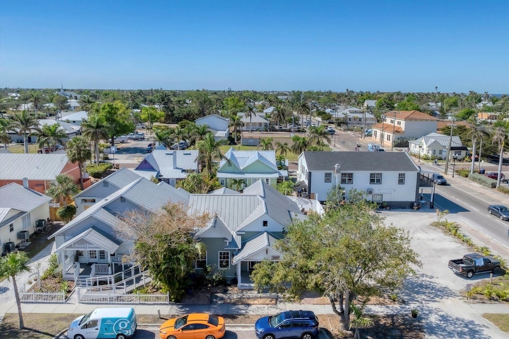 Downtown Historic Punta Gorda Loft W Incredible Outdoor Space 1 Bedroom Apts