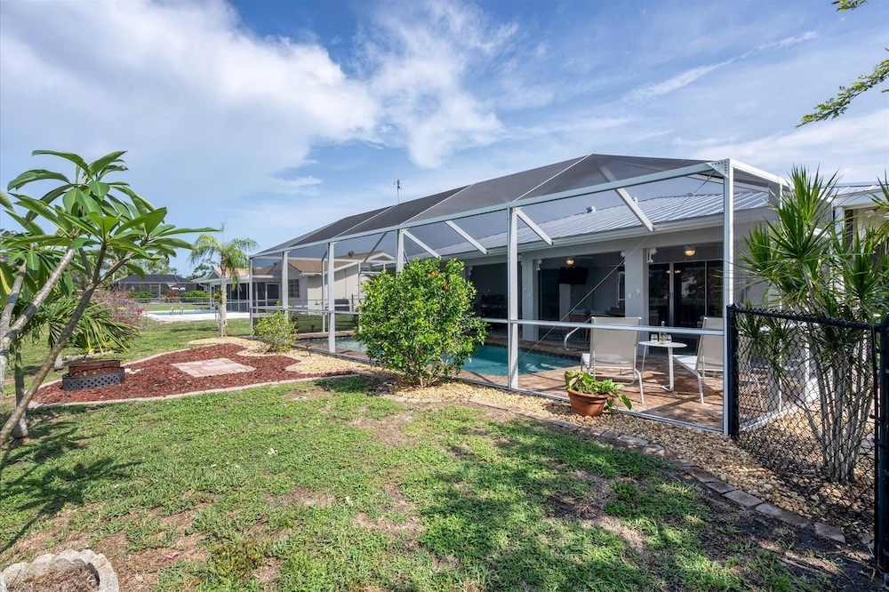 Punta Gorda Isles South Facing Pool, Dog Friendly, Less Than 2 Miles To Downtown 3 Bedroom Home