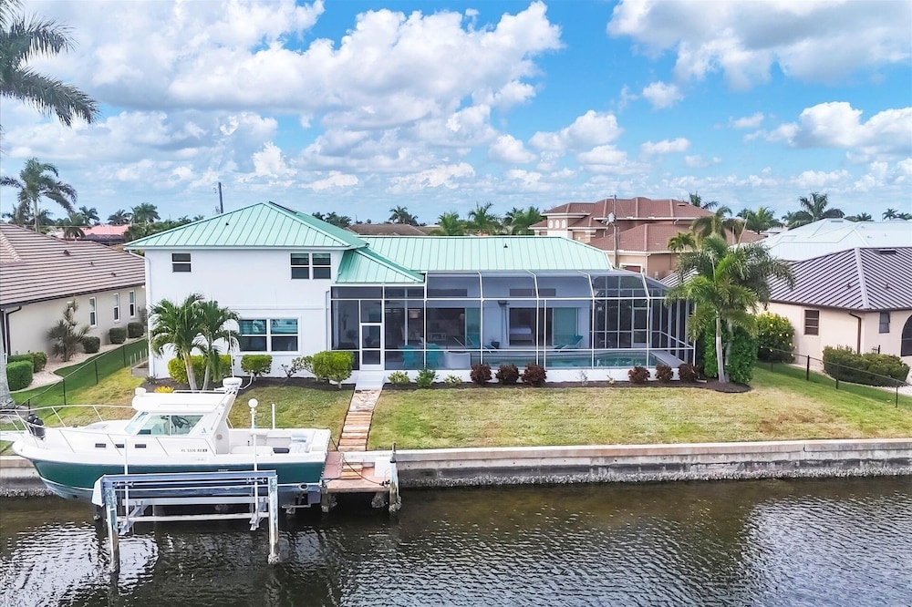 Punta Gorda Isles Private Pool Vacation Home - Waterfront Canal Views 4 Bedroom Home