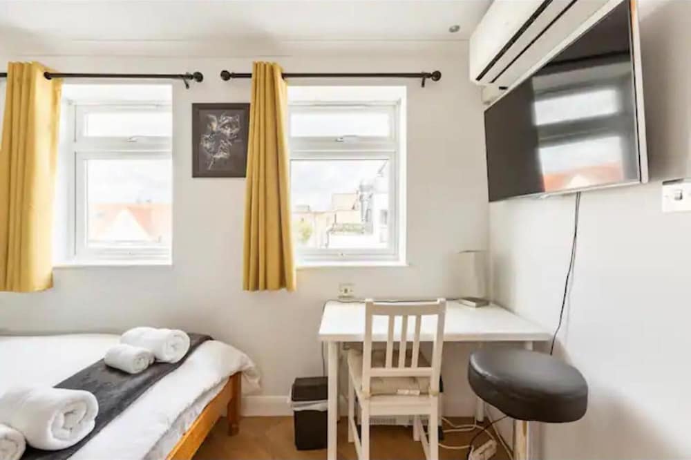 Highfield Avenue Cozy Apartment in London