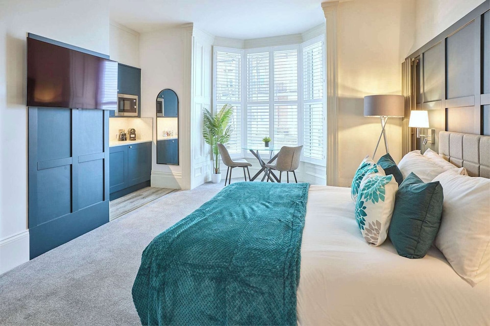 The Host Stay The Langley Hotel Apartment 2