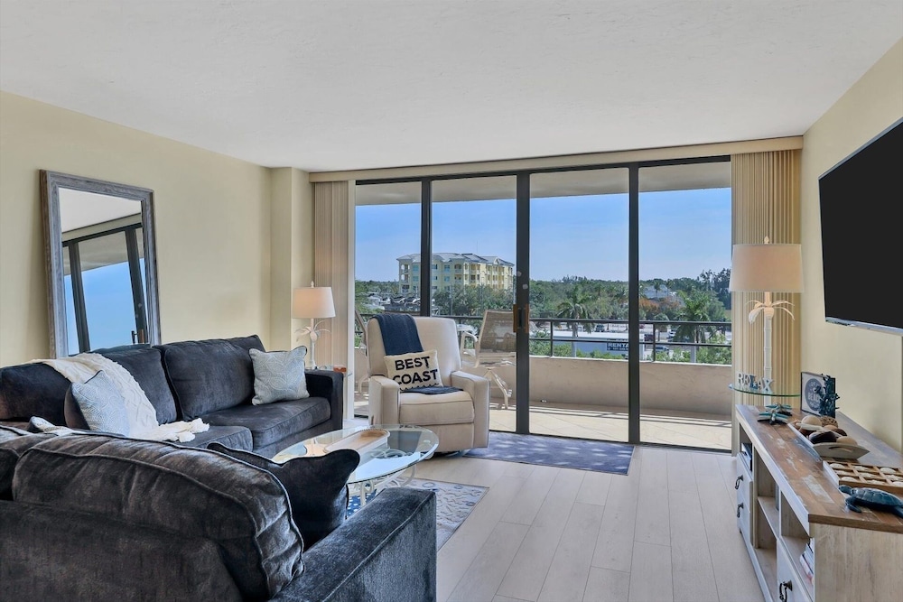 Anchorage Resort 5th Floor 2 bedroom condo with Beach Access 2 Condo