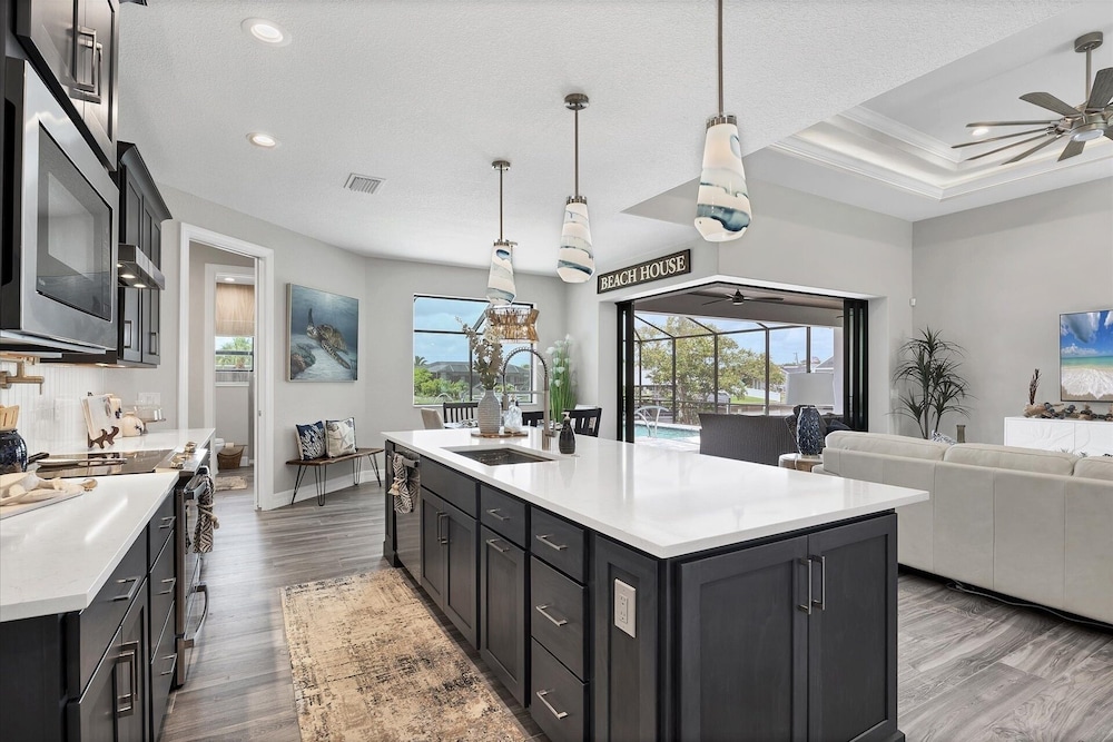 Port Charlotte Private Pool And Dock Vacation Home - Canal Access To Charlotte Harbor! 3 Bedroom Home