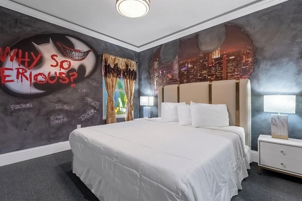 Luxury Mansion w Pool Sleeps 60 - Image 3