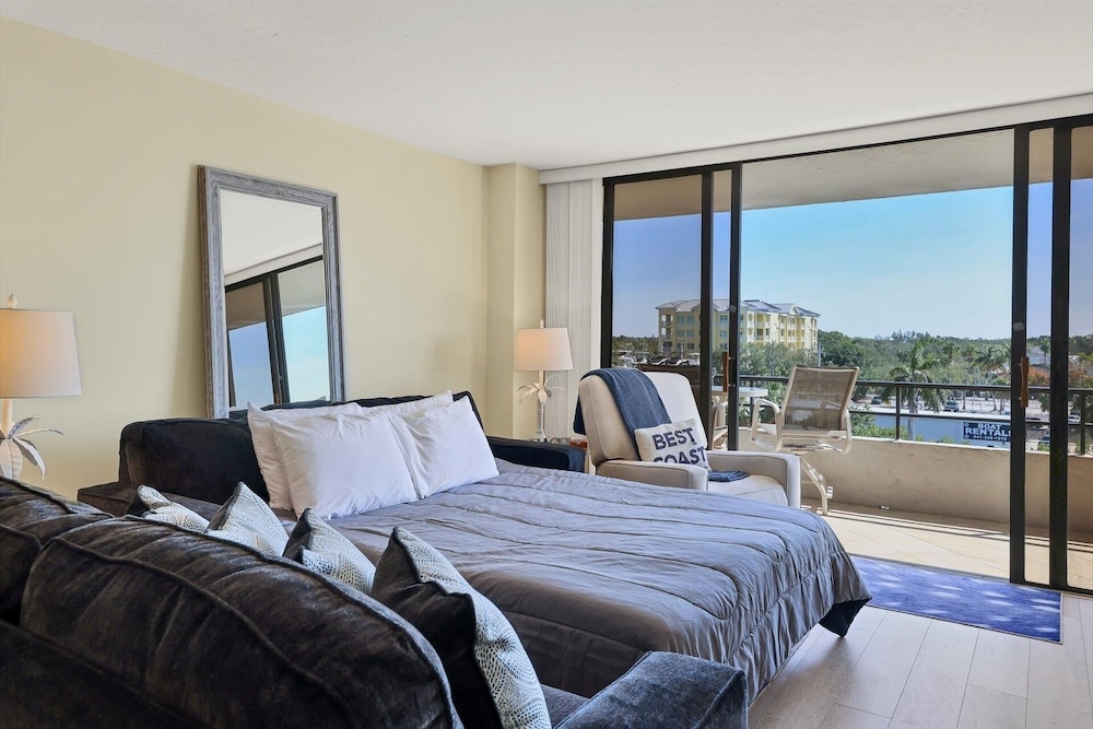 Anchorage Resort 5th Floor 2 bedroom condo with Beach Access 2 Condo