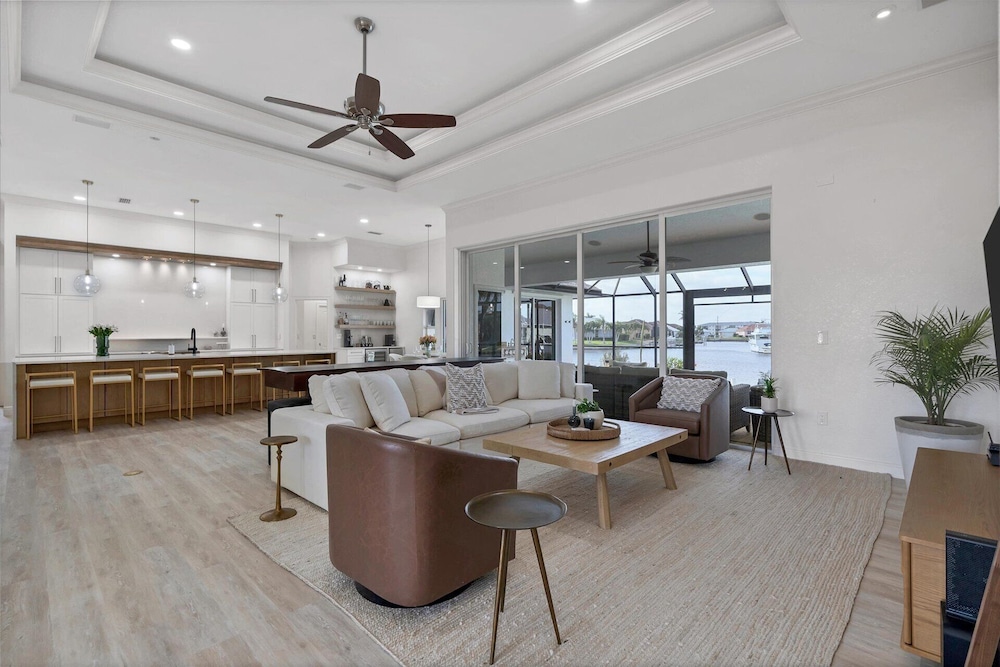 Sandpiper Sanctuary -waterfront Luxury With Private Pool, Spa & Dock 3 Bedroom Home