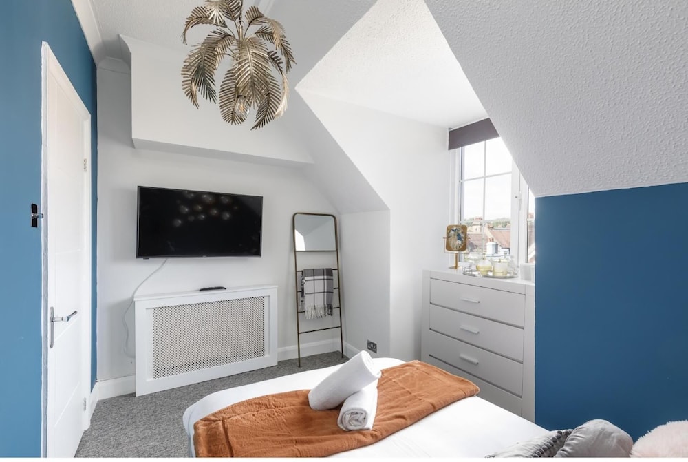 Immaculate 2-bed Apartment in Hove view 5