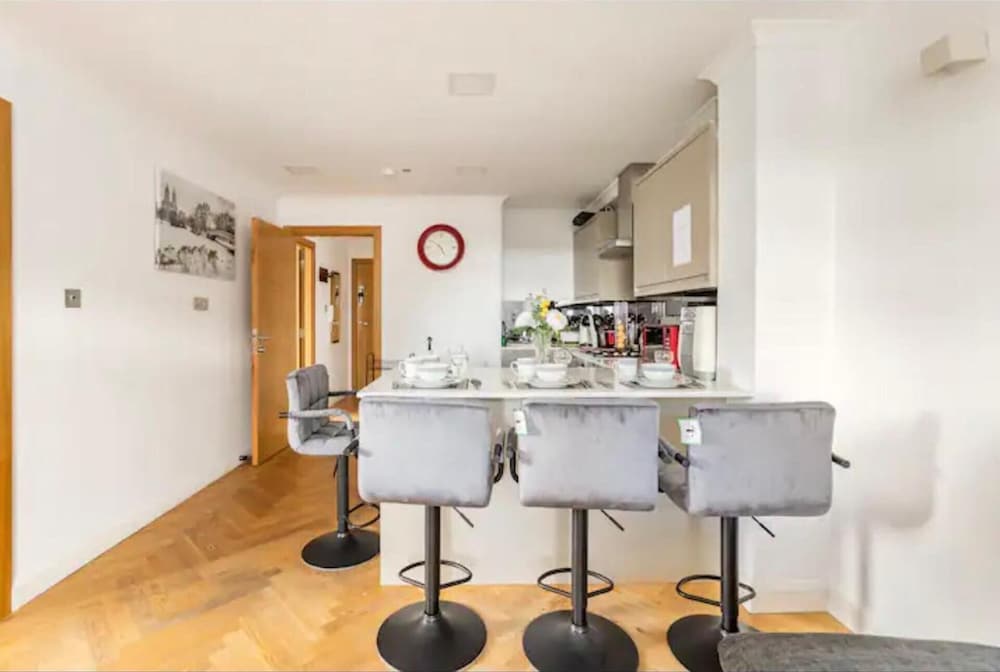 Highfield Avenue Cozy Apartment in London
