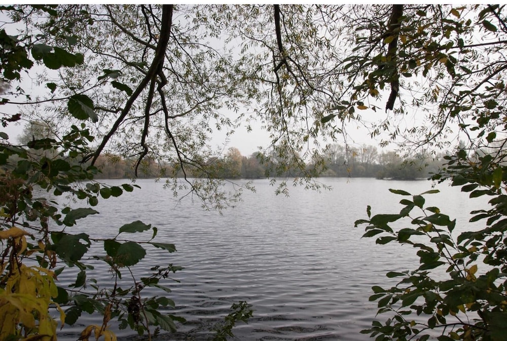 Tranquil Aylesford Retreat With 5 Bedrooms
