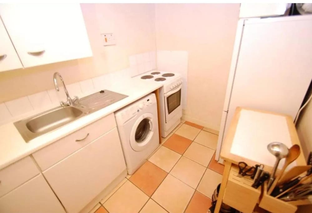 Flat in Glasgow,close to all Local Amenities,