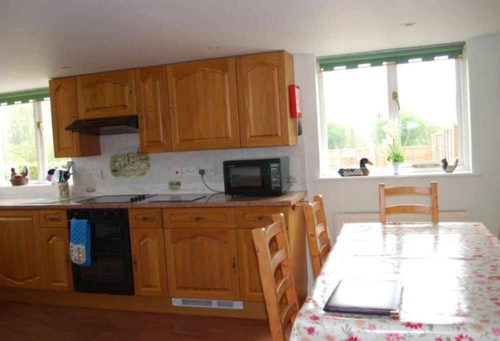 Marlborough Vacations - Beautifully Set 3-bed Cottage in Marlborough - Property Image 2