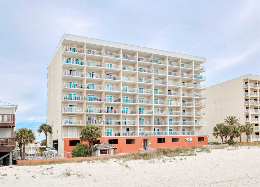 Seacrest 405 1 Bedroom Condo by RedAwning