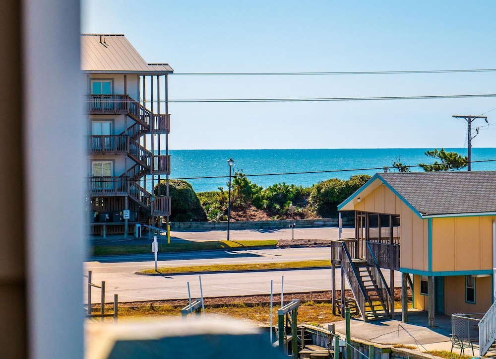 Queens Grant by Topsail Realty