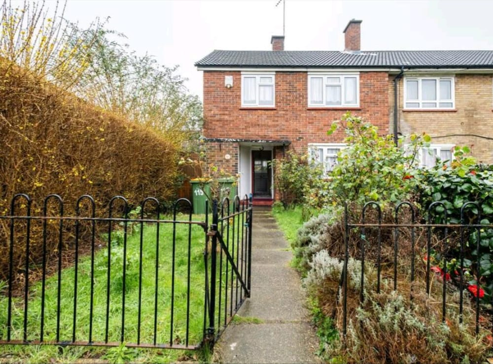 3BR House/garden/patio/7 Guests/fireplace/parking