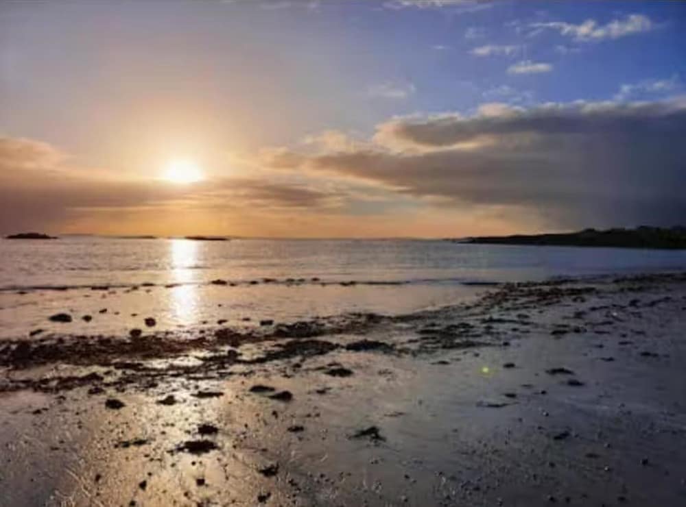 Apartment - Sleeps 4 - Near Aran Islands - Parking