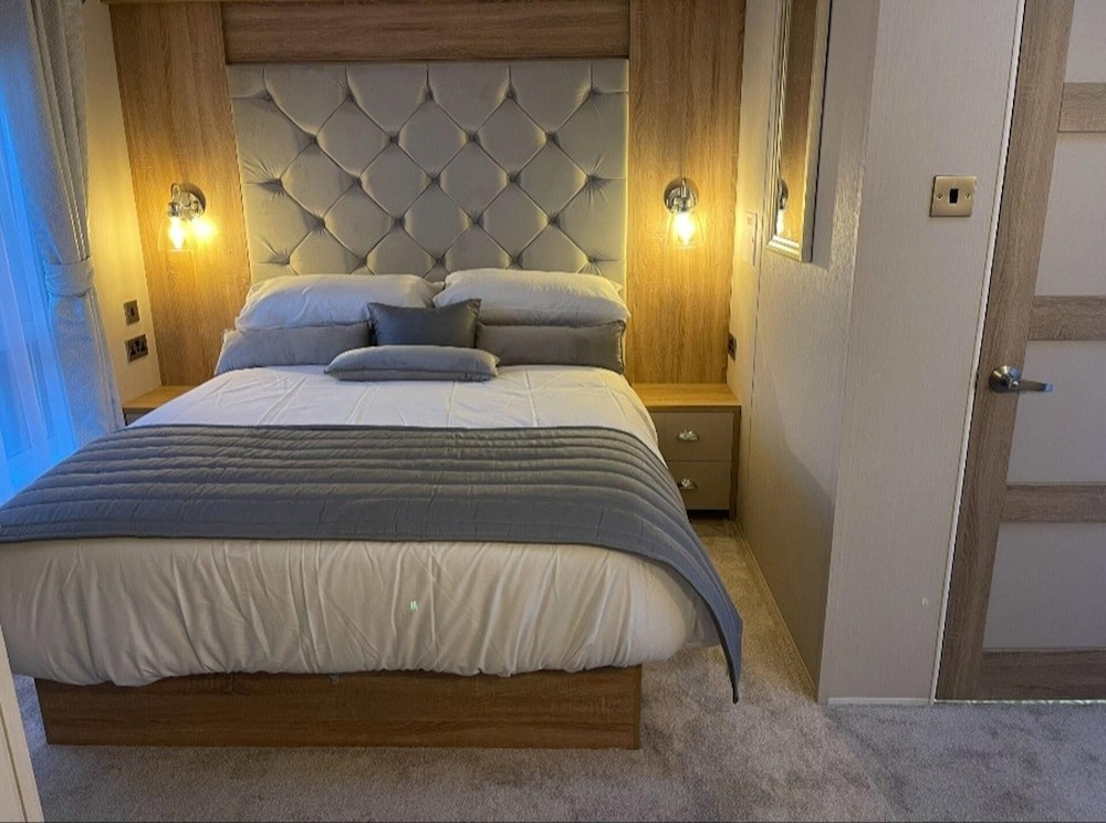 Skegness - Lodge - Sleeps 6 - Parking - Garden