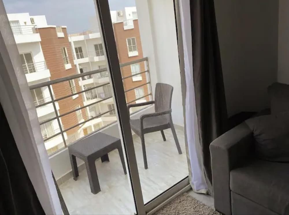 Beautiful 2bed Appt in Hurghada, Short & Long Term view 3