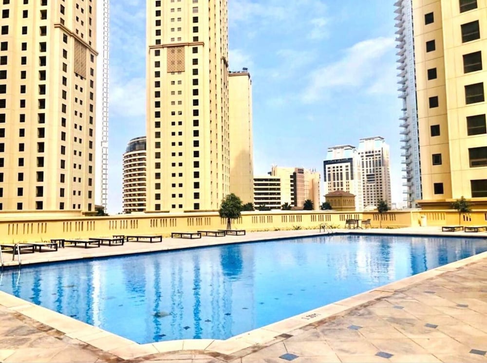 Jbr Sea View Captivating 4-bed Apartment in Dubai