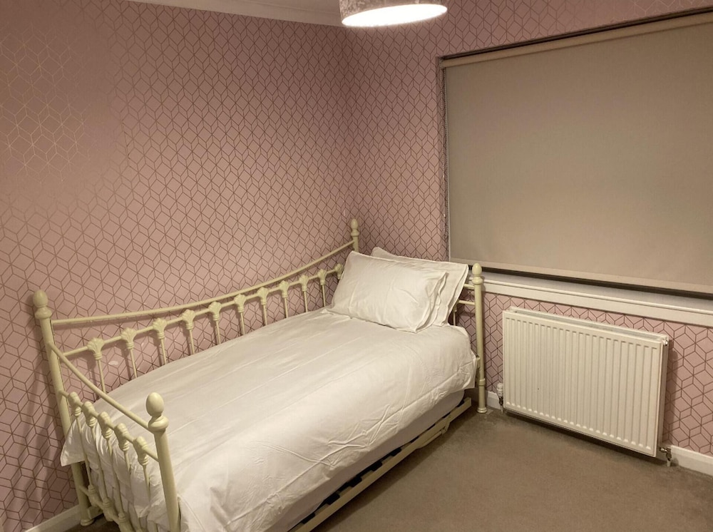 Cozy Apartment in Glasgow City Centre, Scotland view 3
