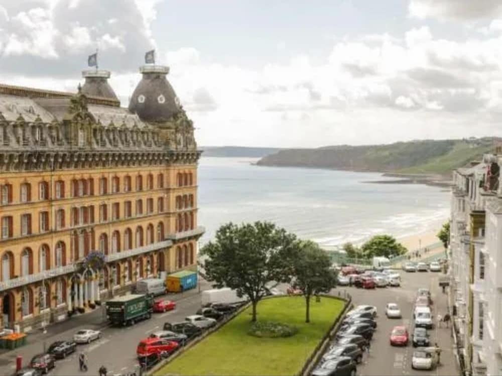 4-beds, Sleeps 8, Sea View & Pet Friendly