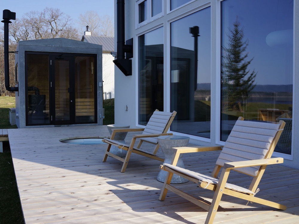 Sansui Lakeside Villa