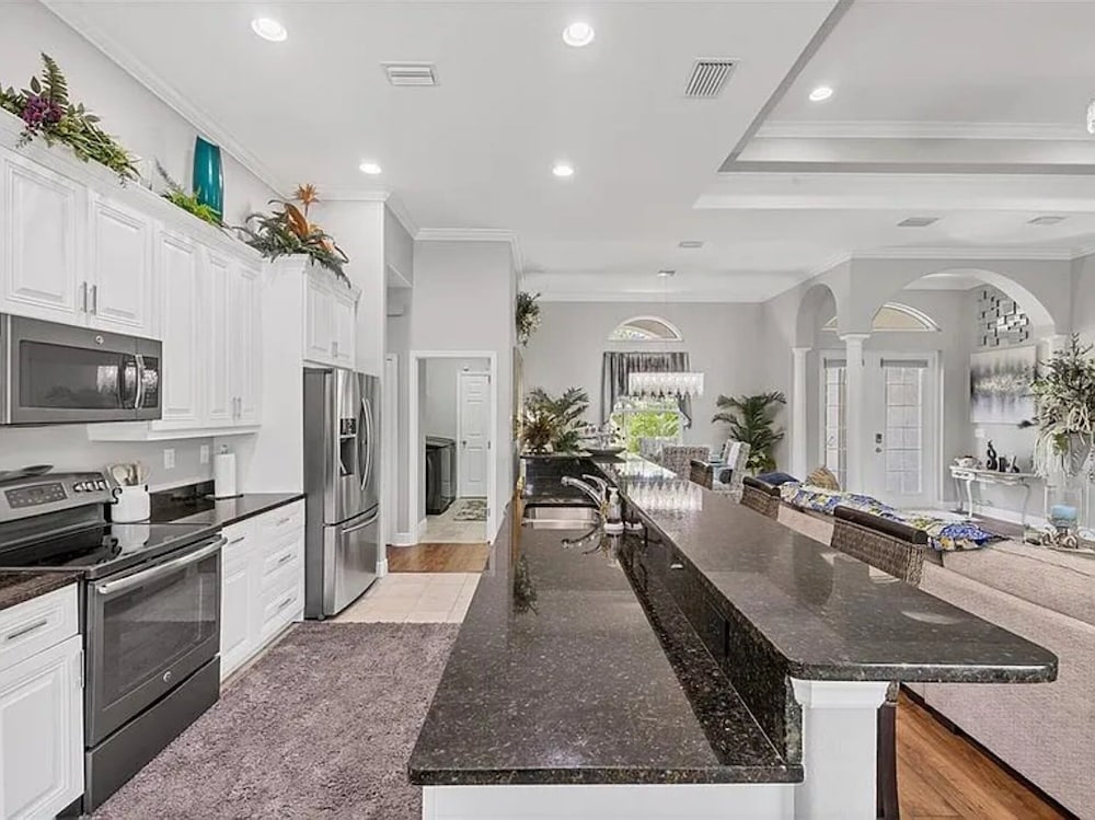 The Sanctuary - Private Pool+spa Vacation Home - Only 5 Minutes To The Gulf Coast! 3 Bedroom Home