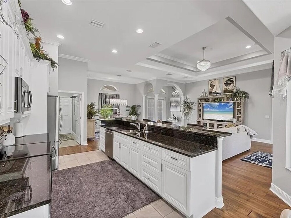 The Sanctuary - Private Pool+spa Vacation Home - Only 5 Minutes To The Gulf Coast! 3 Bedroom Home