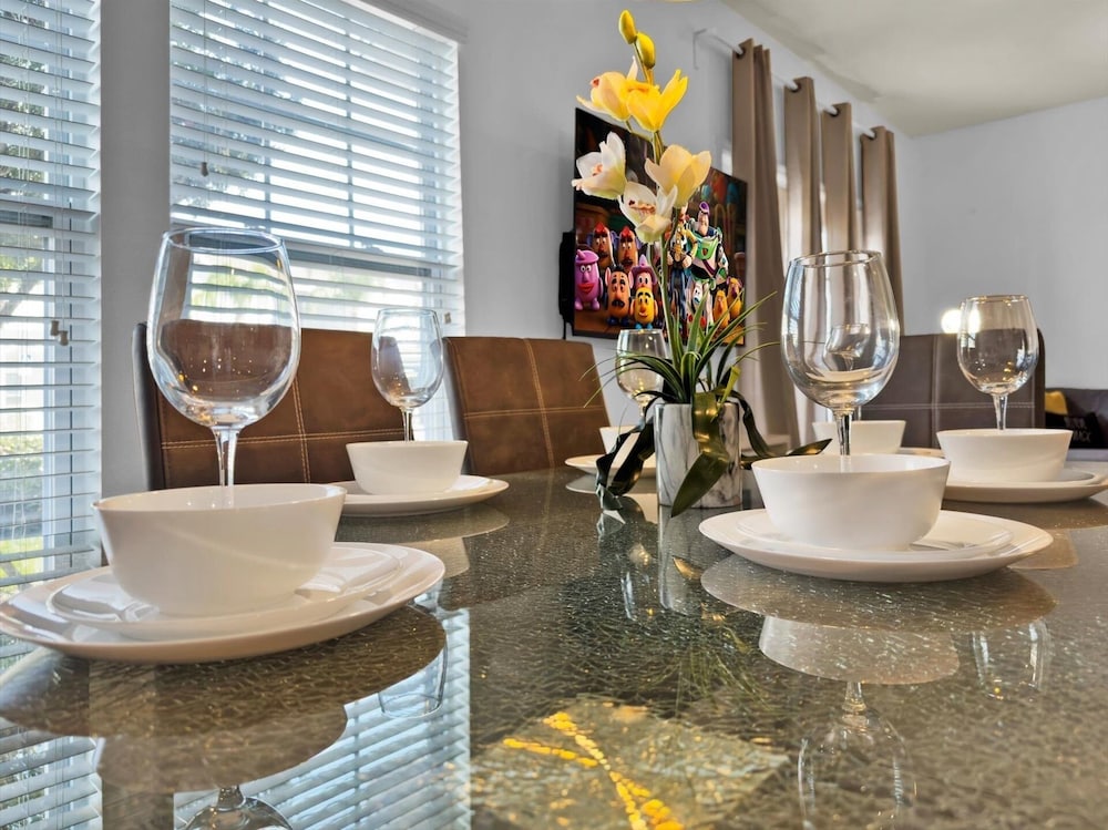 West Lucaya Village 4 Bedroom Townhome 4 Townhouse