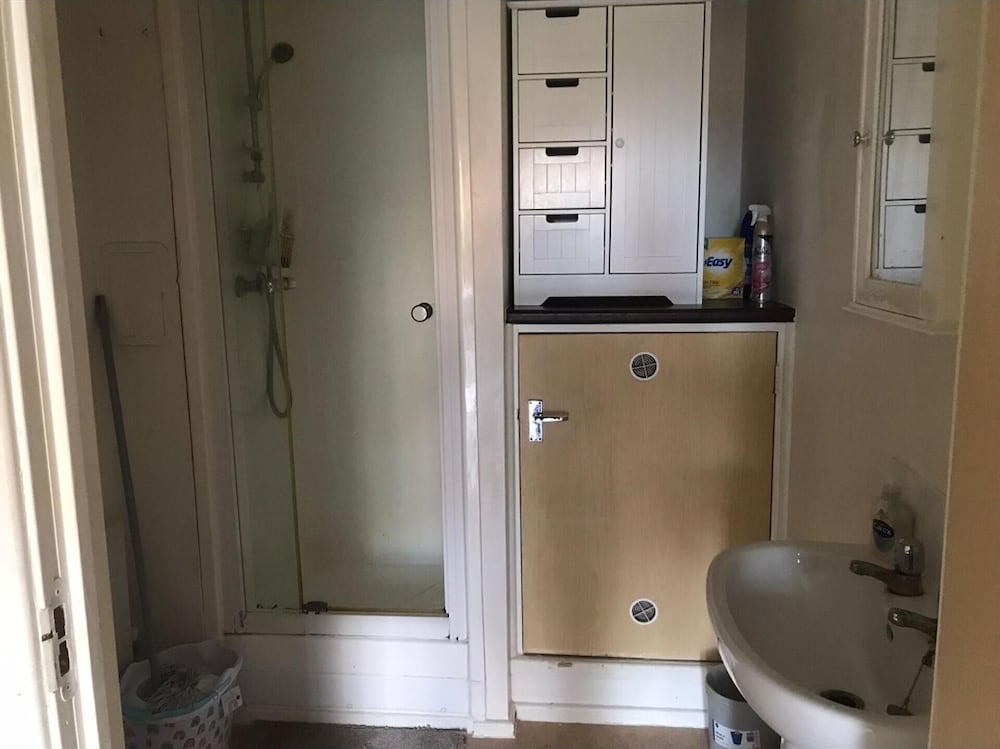 Immaculate 1-bed Apartment in Stoke-on-trent view 4