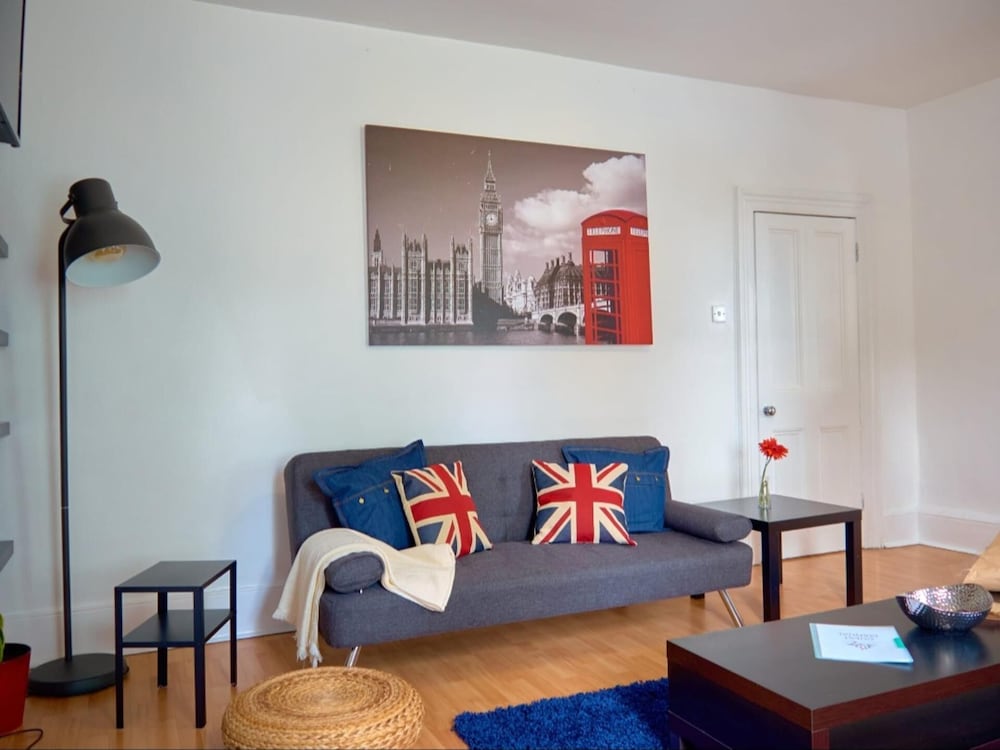 Lovely Large London Apartment, Near Stratford