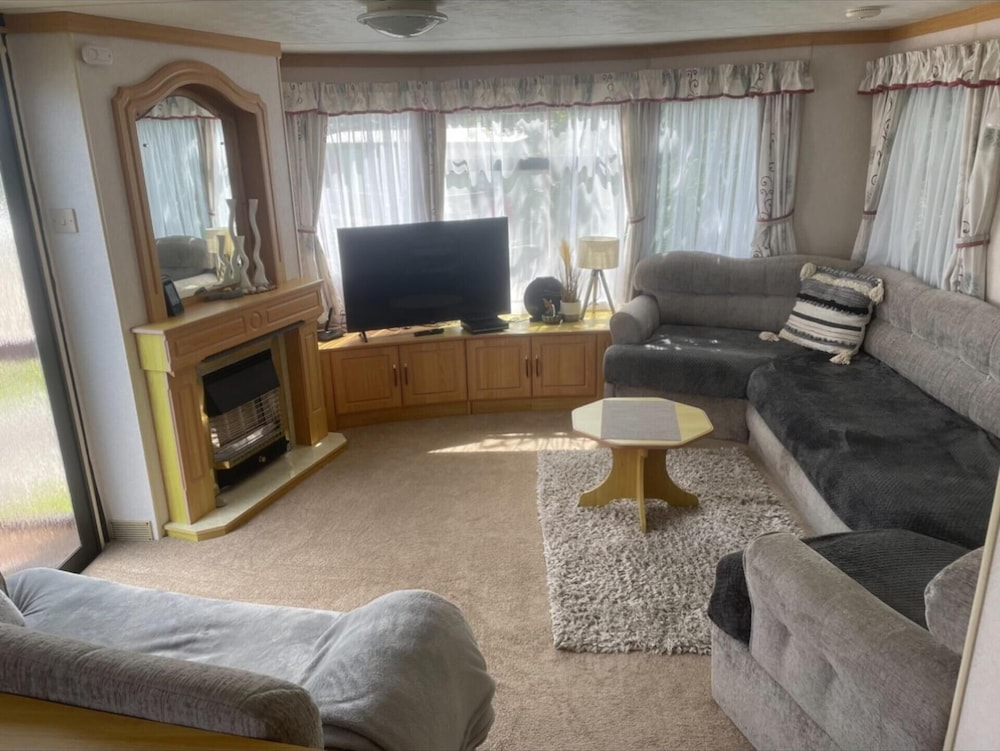 2 Bed Caravan With Aberystwyth Town Viev