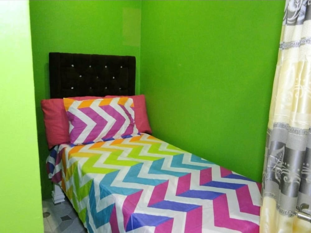 Immaculate 2-bed House in Greater Portmore view 2
