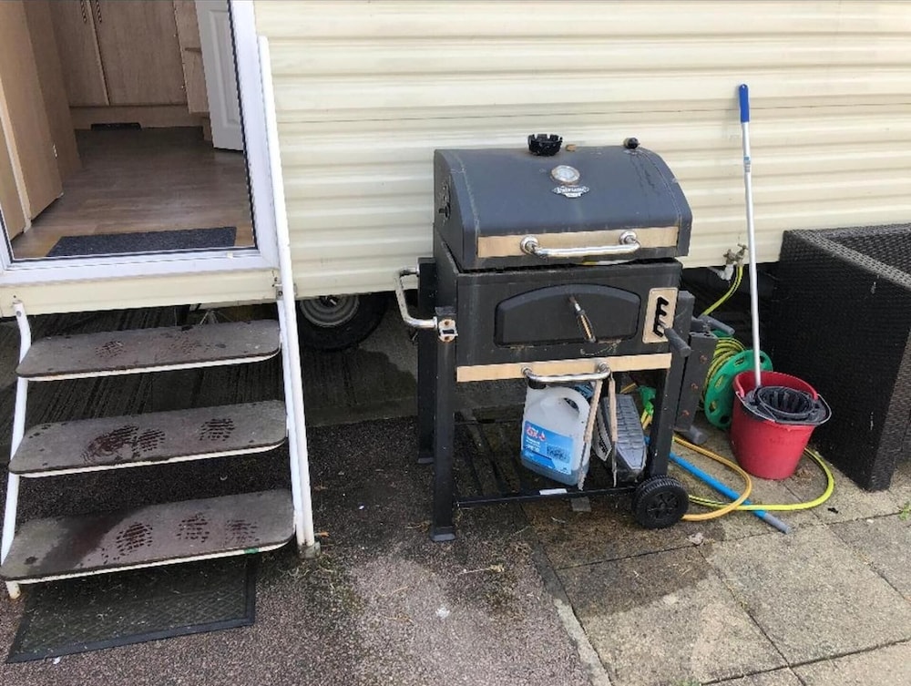 St Osyth Beach 3-bed Caravan, Sleeps 8, Parking