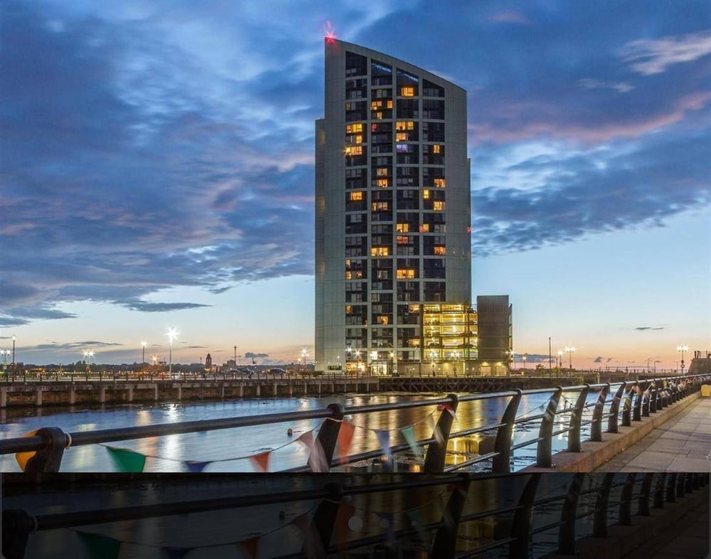 Apartmentsleeps5-city-tv-wifi-seaview