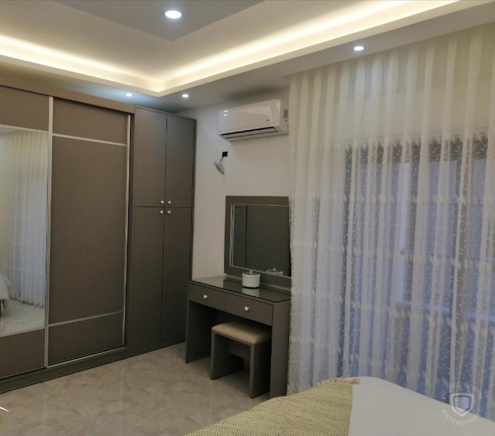 Amazing one Bedroom Apartment in Amman,elwebdah 8 view 4