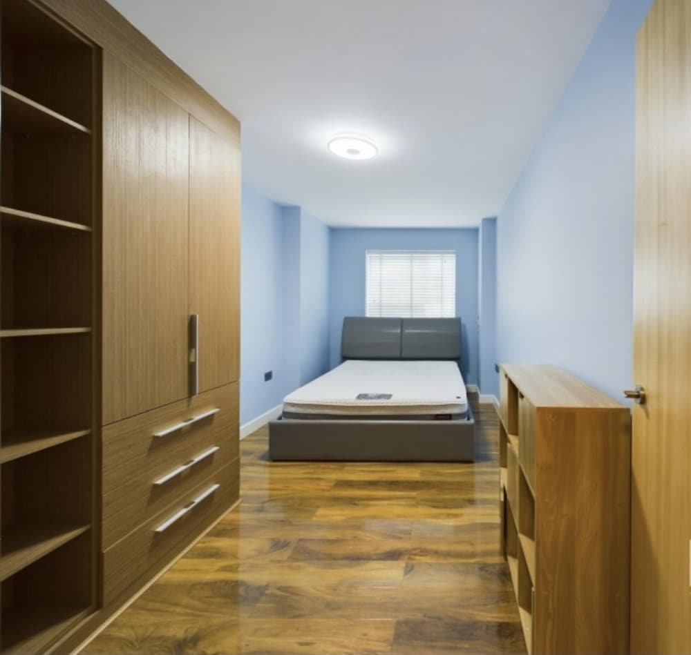 Cosy Feltham Apartment With 2 Bedrooms view 2