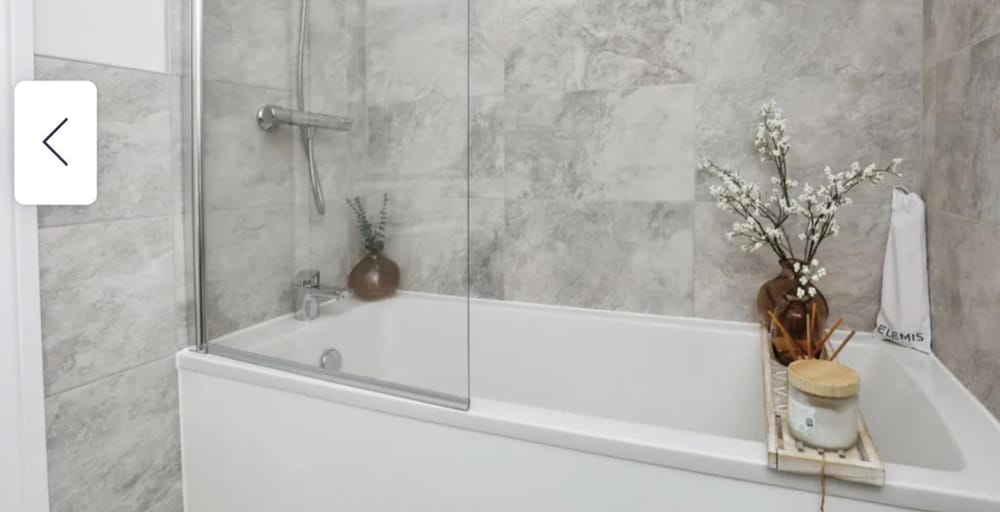 Halewood Haven - 4 Bedroom House