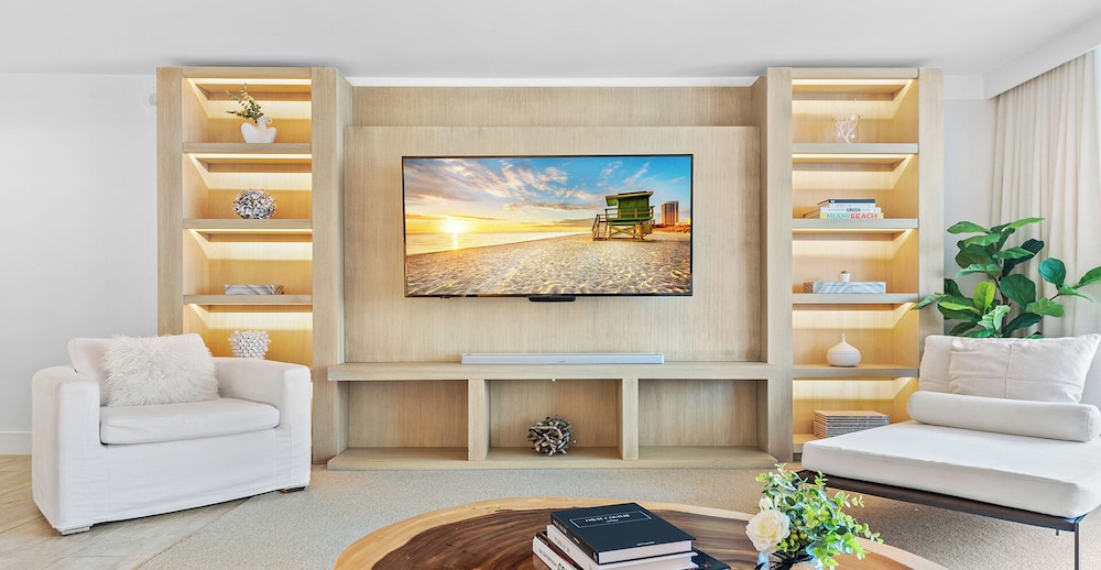 Luxury Vacation Rentals at 1 Hotel & Homes by LRMB