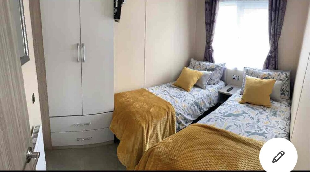 Stunning Lodge in a Nice Area, Saint Leonards view 2