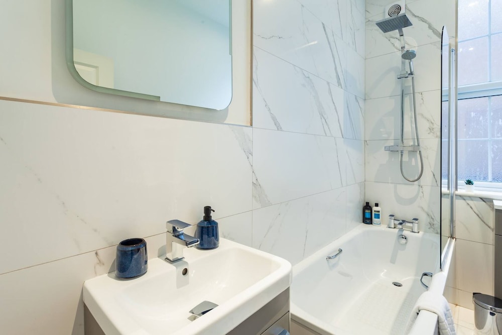 Brighton Blissful Retreat by the Sea