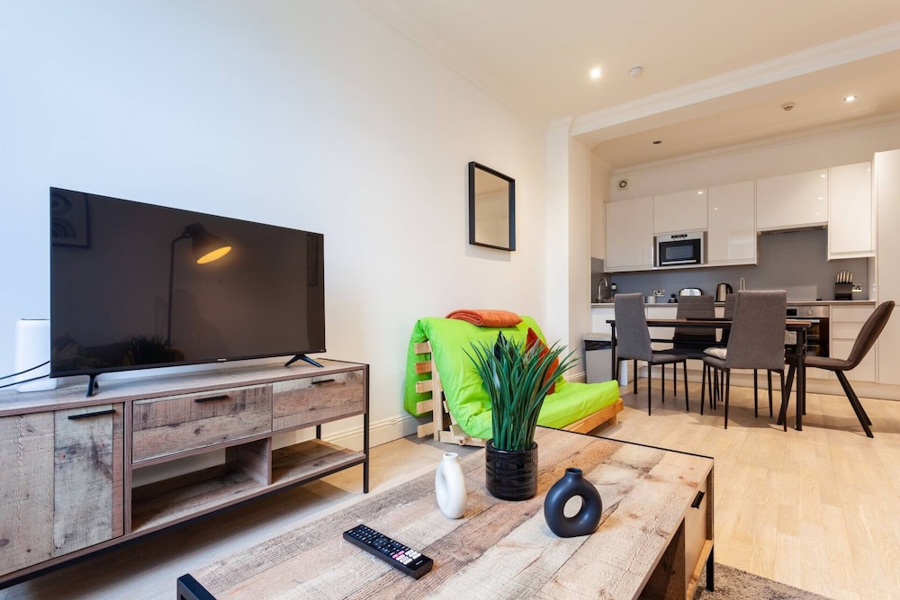 Brighton Blissful Retreat by the Sea