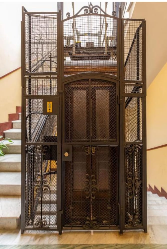 Rosam Via Veneto 15 min Walk From Spanish Steps