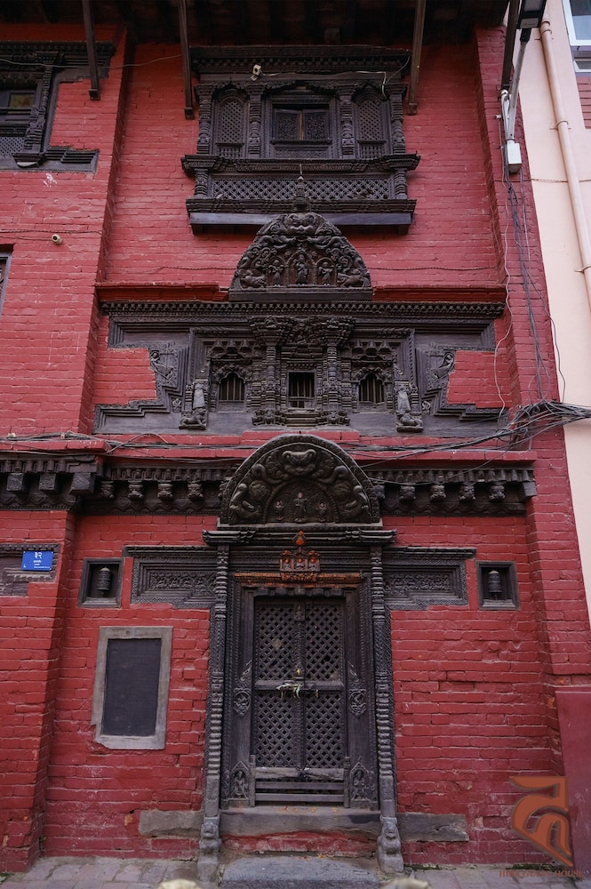 Hira Guest House